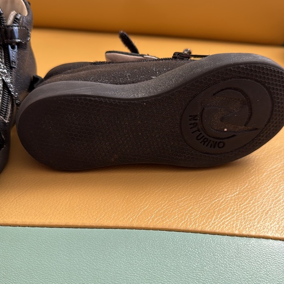 Shoes - Picture 5 of 8